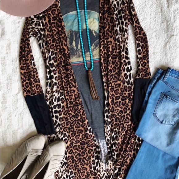 Cheetah Print Cardigan Thumbholes - Picture 4 of 4